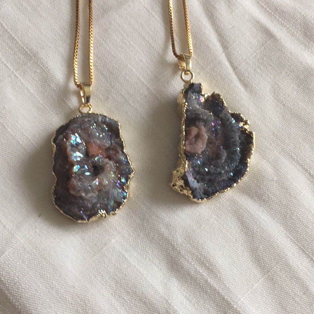 🎉 HP 7/11 🎉 Druzy Stone Necklace